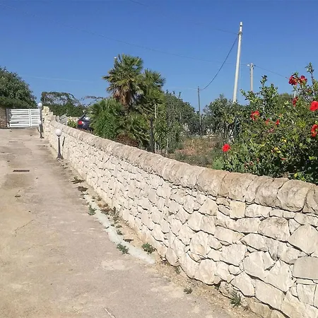 3 Bedroom Cozy Home In Ragusa